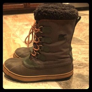 Men’s Sorel Snowboots size 10